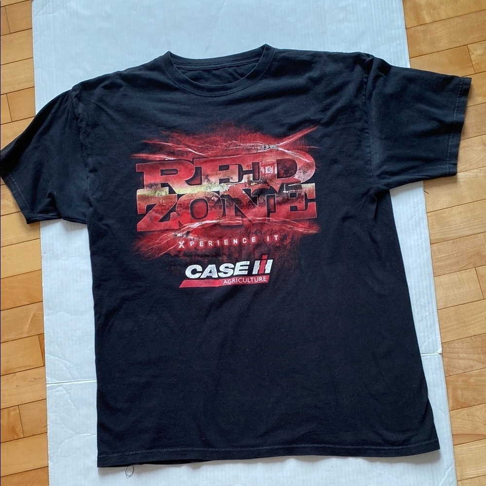 CASE IH RED ZONE distressed Black & Red Graphic T-Shirt Size Medium